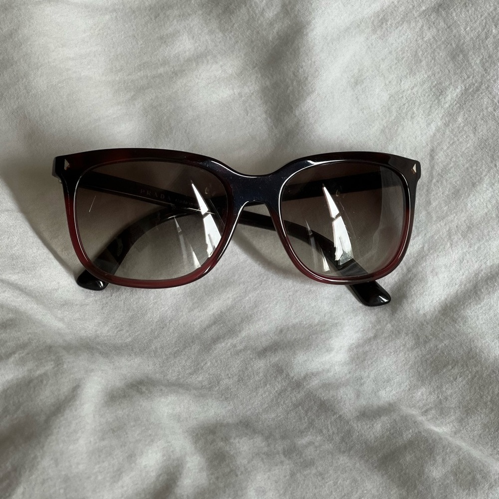 Prada SPR 12R Journal sunglasses